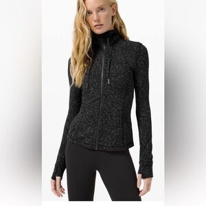 Lululemon Hooded Define Jacket Sz 4 Graphite Gray Leopard Camp Print Nulu EUC